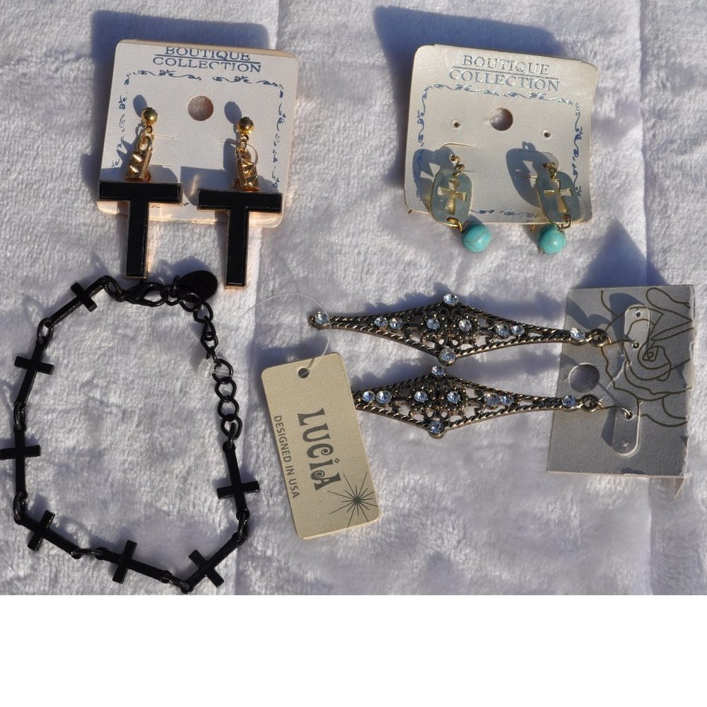 Jewelry Lot fashion Earrings 4 pcs brand new mostly all them with tags